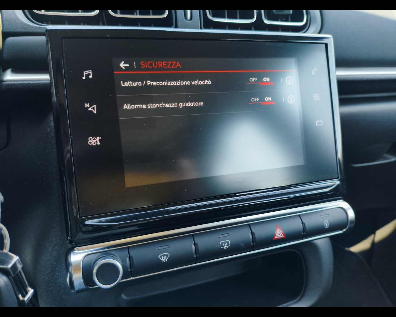 Foto CITROEN C3 1.2 puretech C-Series s&s 83cv neopatentati