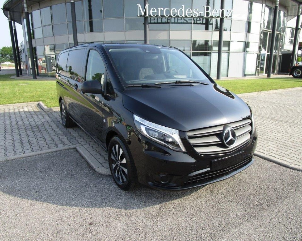 Mercedes eVito eVito Tourer Pro Long - 2