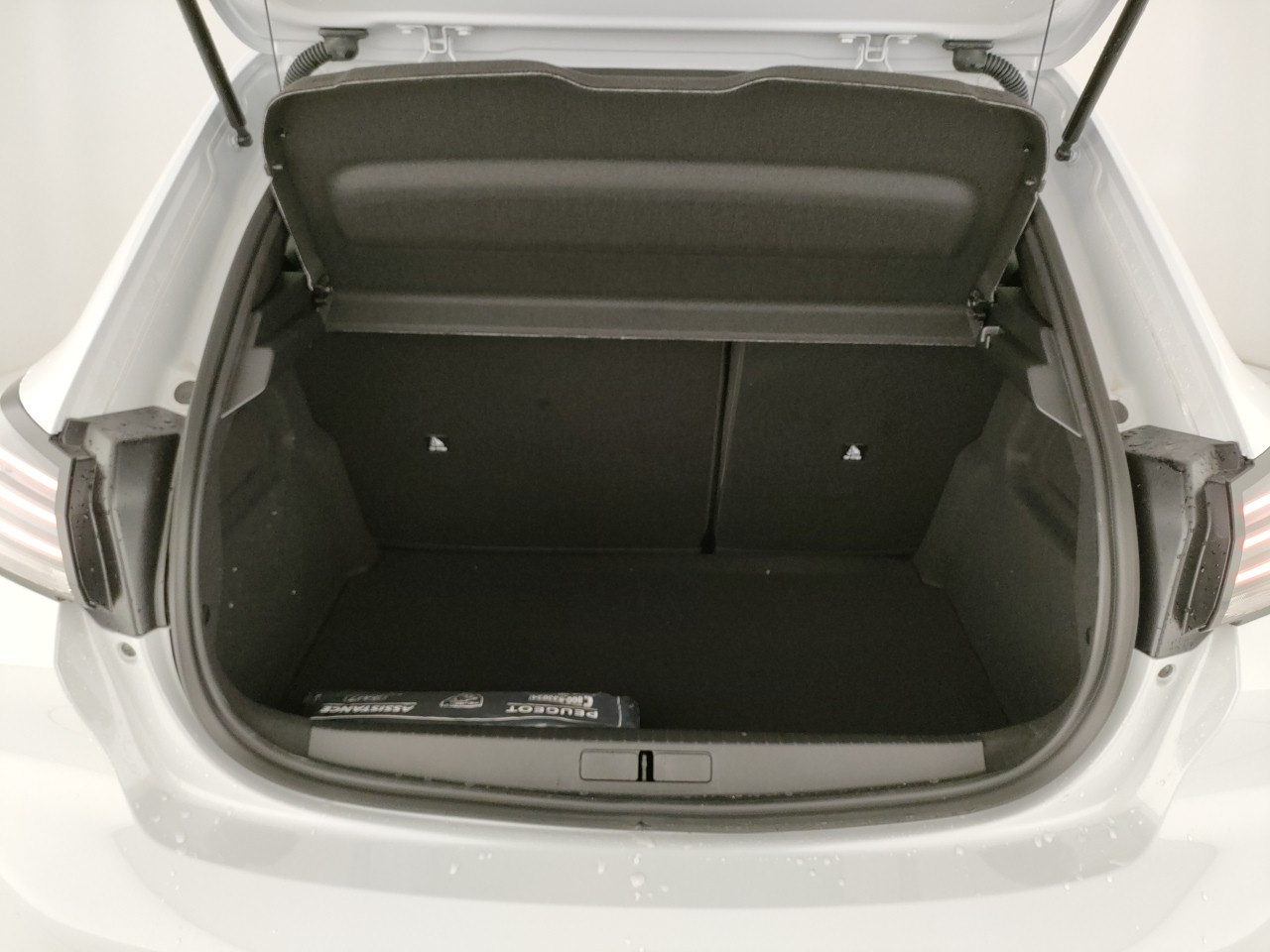 Peugeot 208 Nuovo Ibrido benzina 208 Porto Mantovano