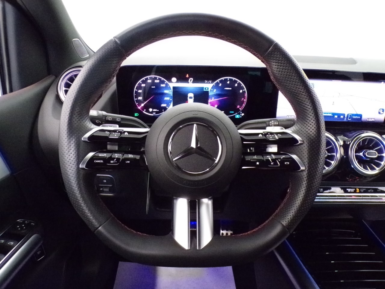 Mercedes Classe B 180 AMG Line Premium 7G-DCT - 17