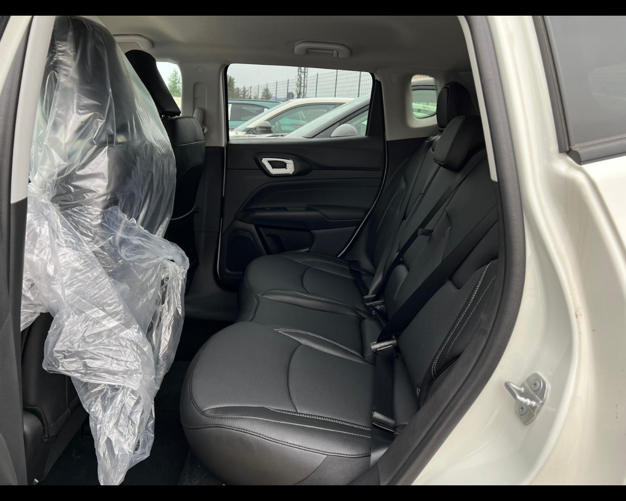 Foto JEEP Compass E-Hybrid My25 686  Alt15dct  1500