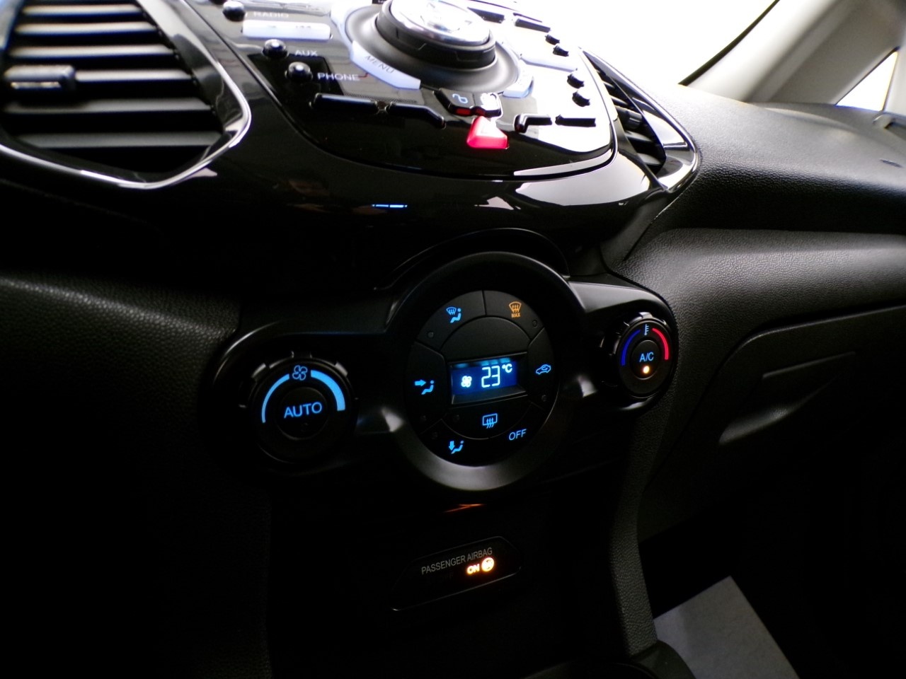 Ford EcoSport EcoSport 1.0 EcoBoost 125cv Titanium - 16