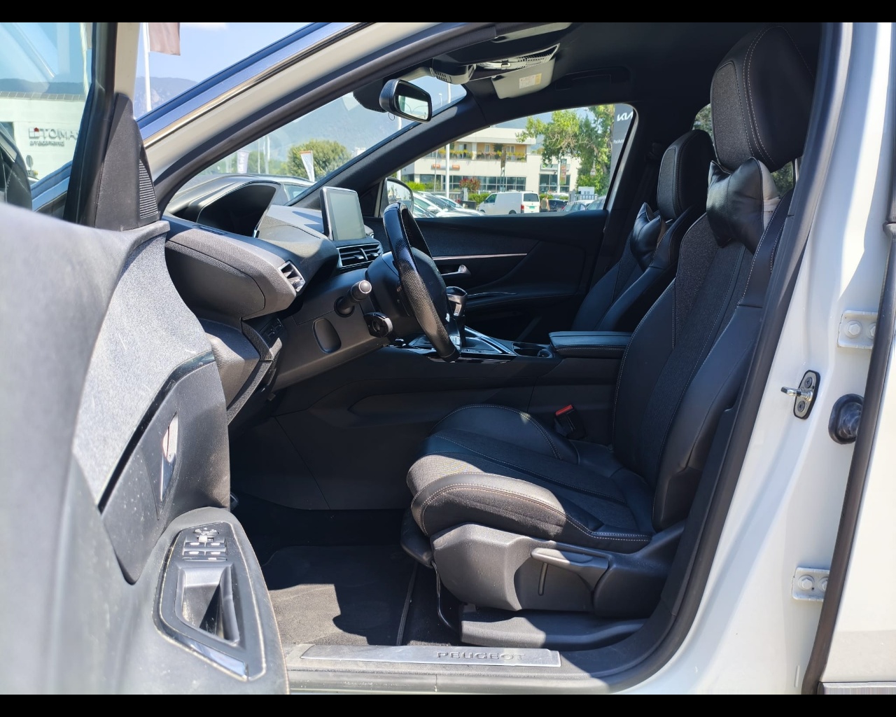 Foto PEUGEOT 3008 1.5 bluehdi GT Line s&s 130cv