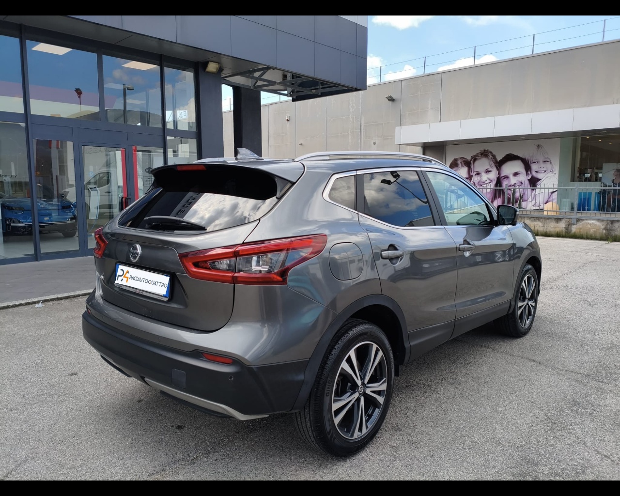 Foto NISSAN Qashqai 1.5 dci N-Connecta 115cv
