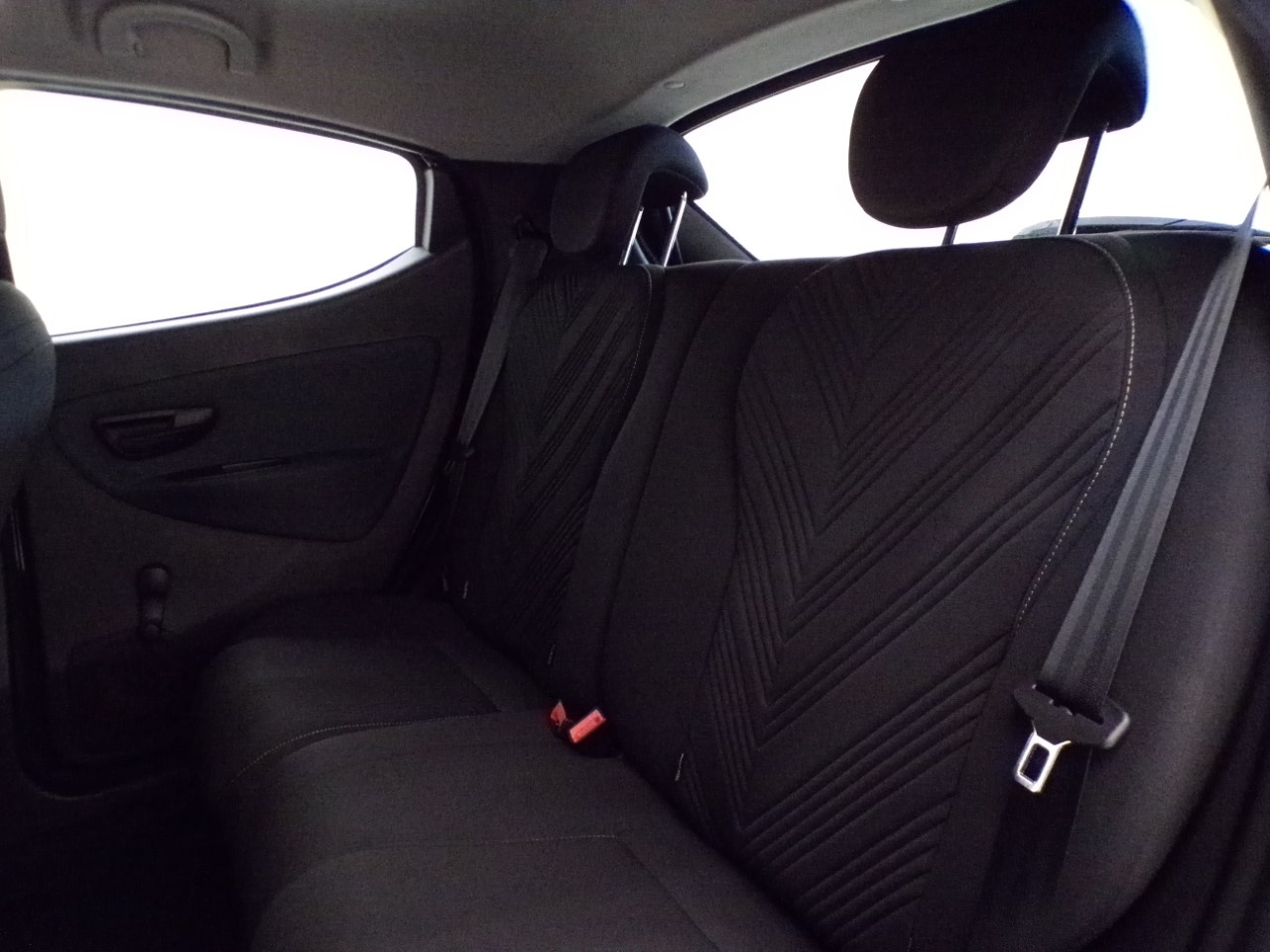Lancia Ypsilon Ypsilon 5 Porte 1.0 FireFly Hybrid 70cv Silver - 13