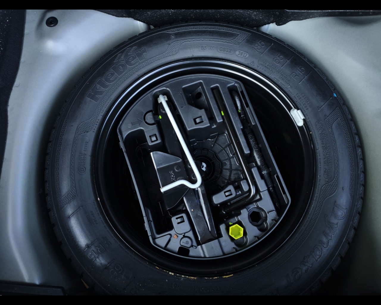 Foto PEUGEOT 208 5p 1.2 puretech Active 82cv