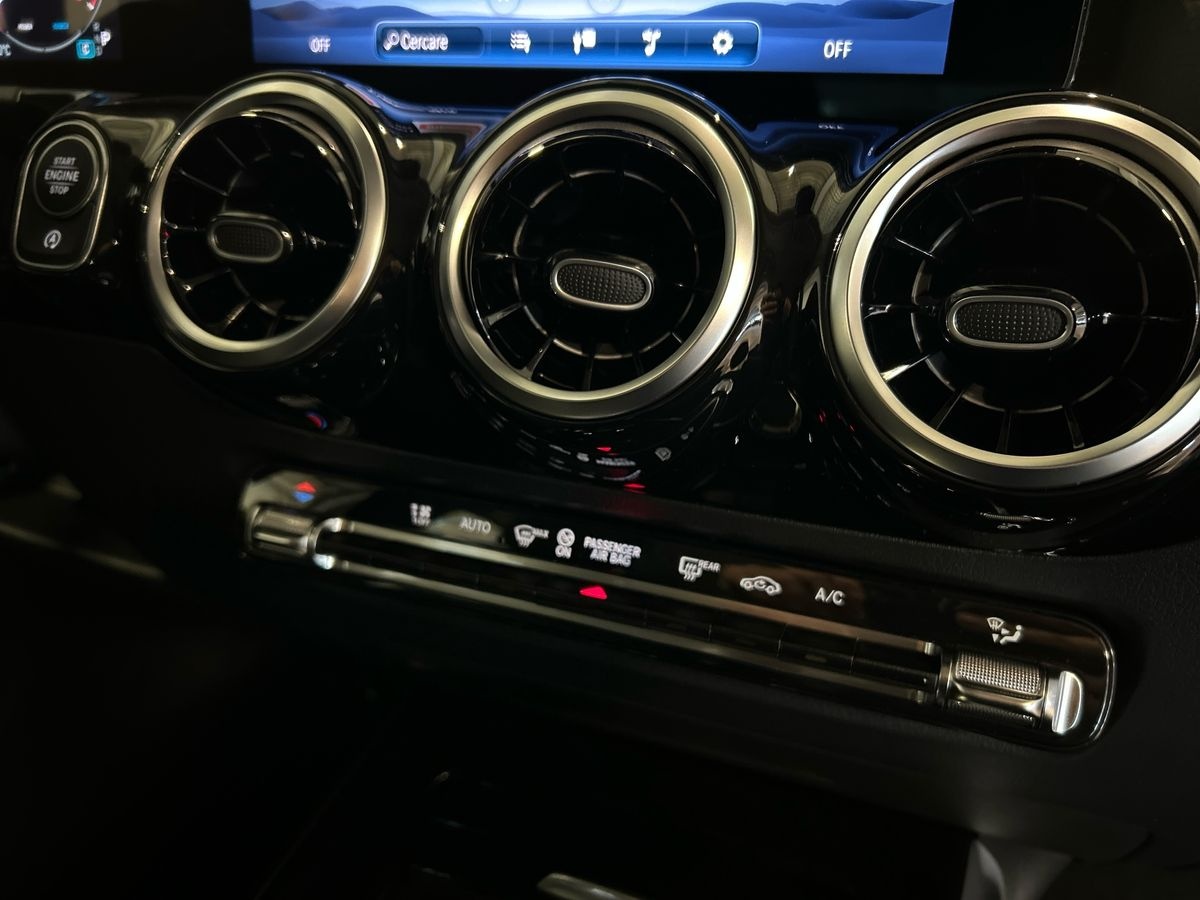 Mercedes GLA GLA 180 Progressive Advanced auto - 14