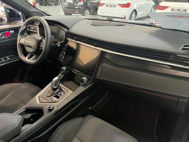 LYNK&CO – 01 PHEV