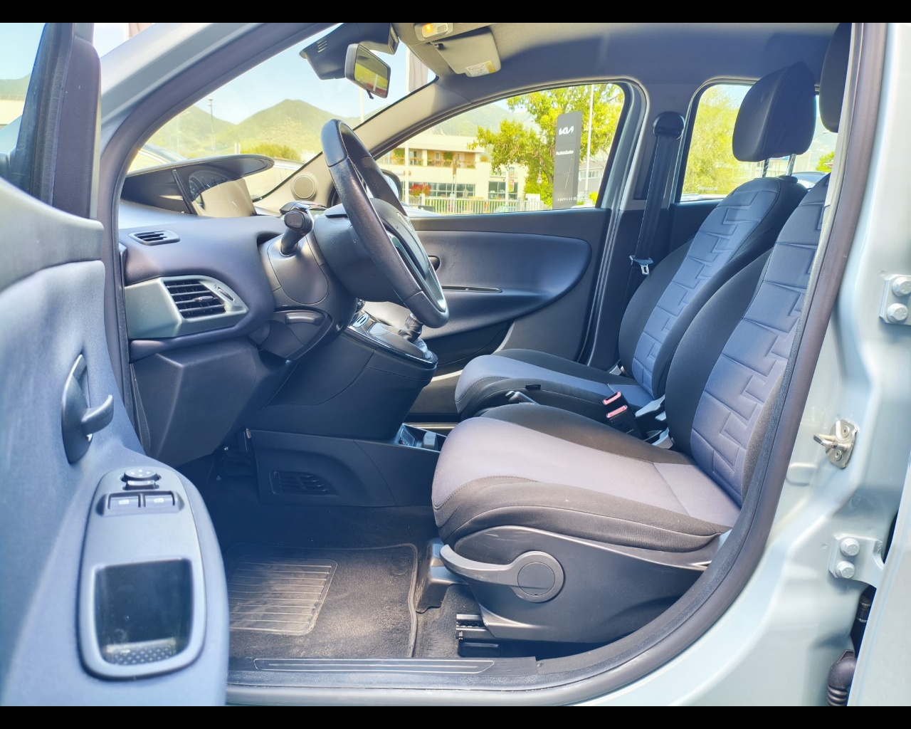Foto LANCIA Ypsilon 1.0 firefly hybrid Gold Plus s&s 