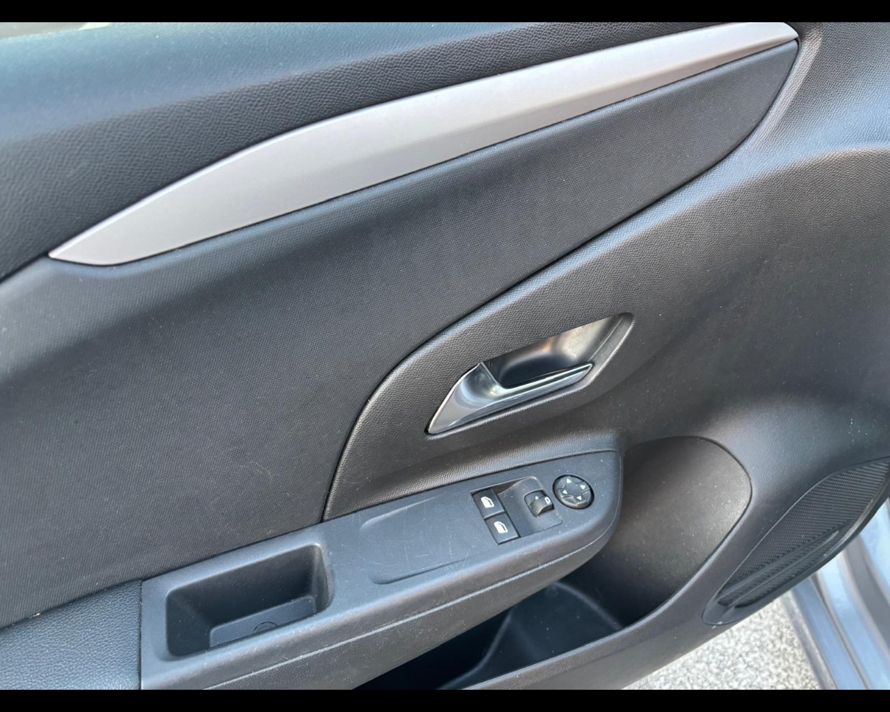 Foto OPEL Corsa 1.5 Edition s&s 100cv