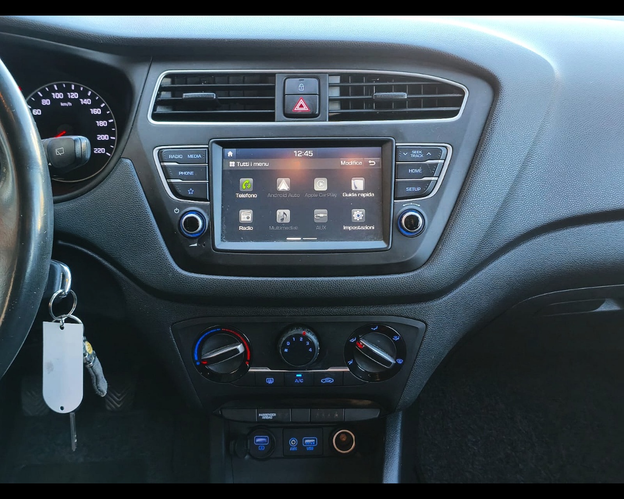 Foto HYUNDAI i20 5p 1.2 mpi Connectline econext Gpl 73cv