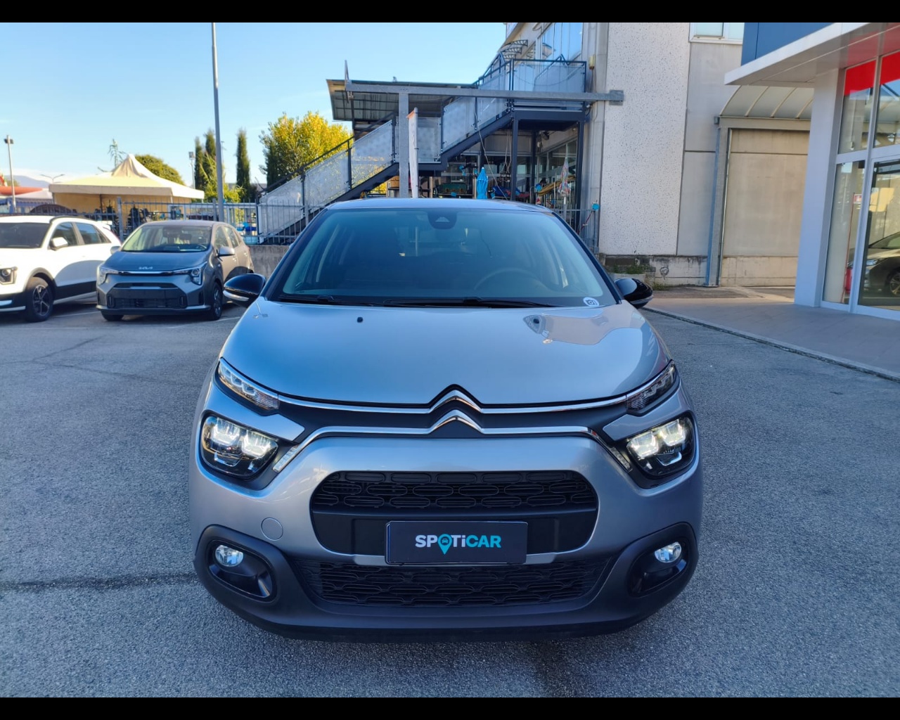 Foto CITROEN C3 1.2 puretech Max s&s 110cv eat6