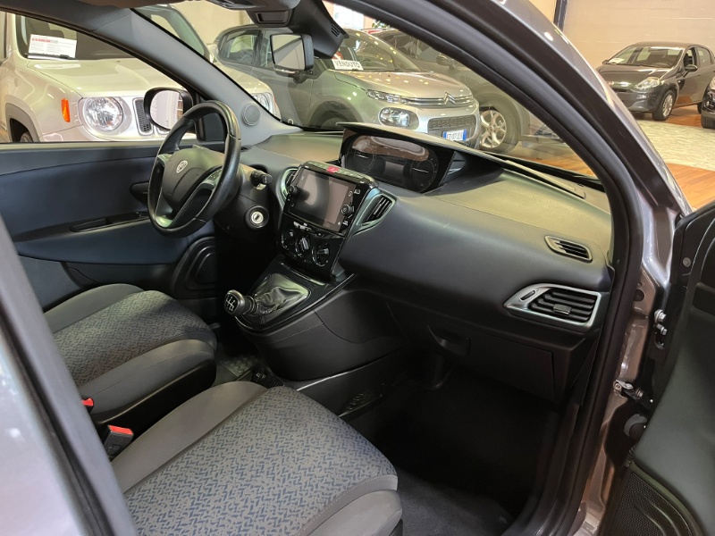 LANCIA – Ypsilon 1.0 FireFly 5 porte S&S Hybrid Gold