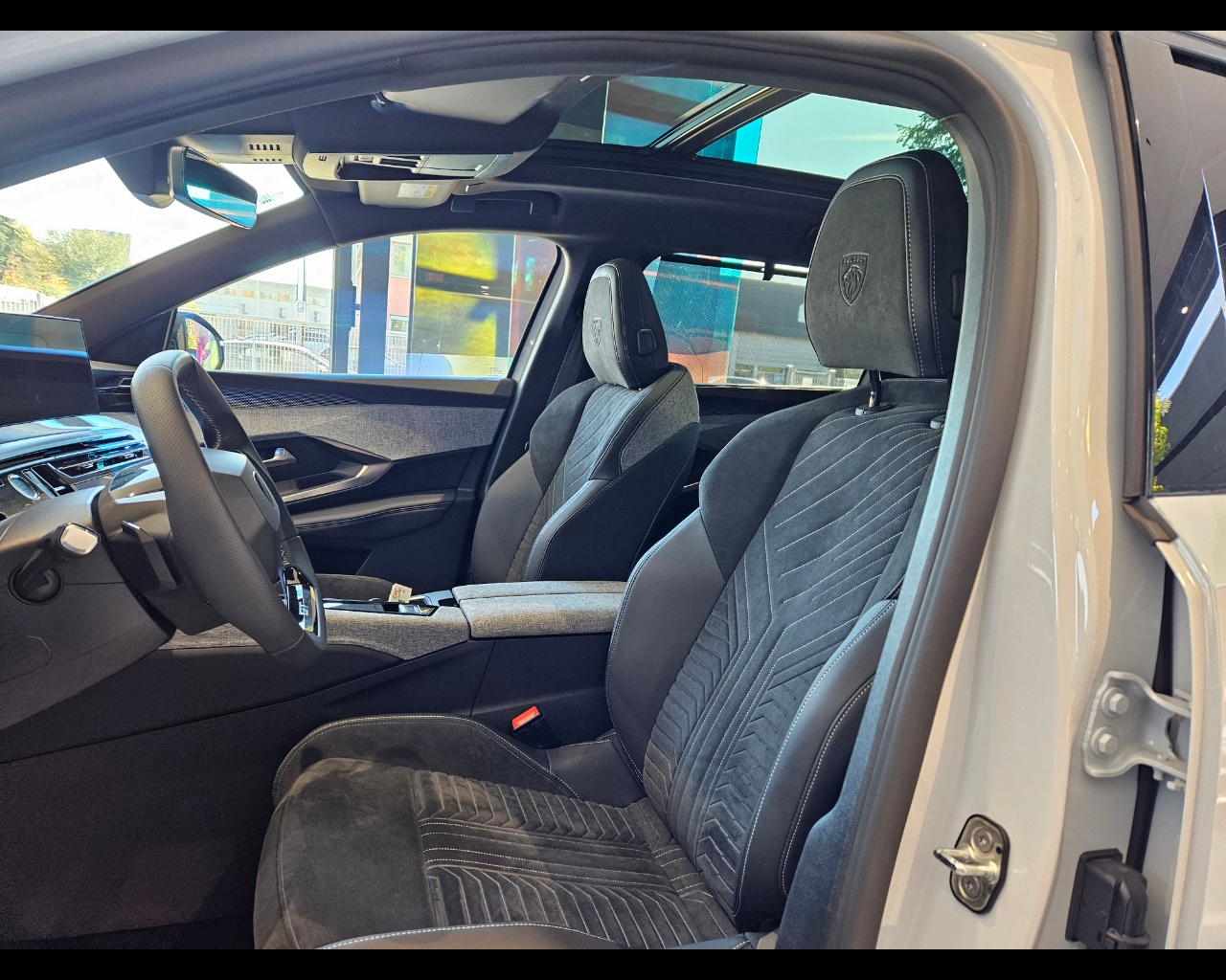 PEUGEOT 5008 Nuovo 5008 Hybrid 136 e-DCS6 GT Ibrido benzina Aziendale - 4