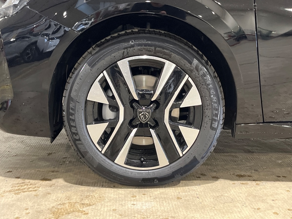 Peugeot 208 Nuovo Benzina 208 Verona