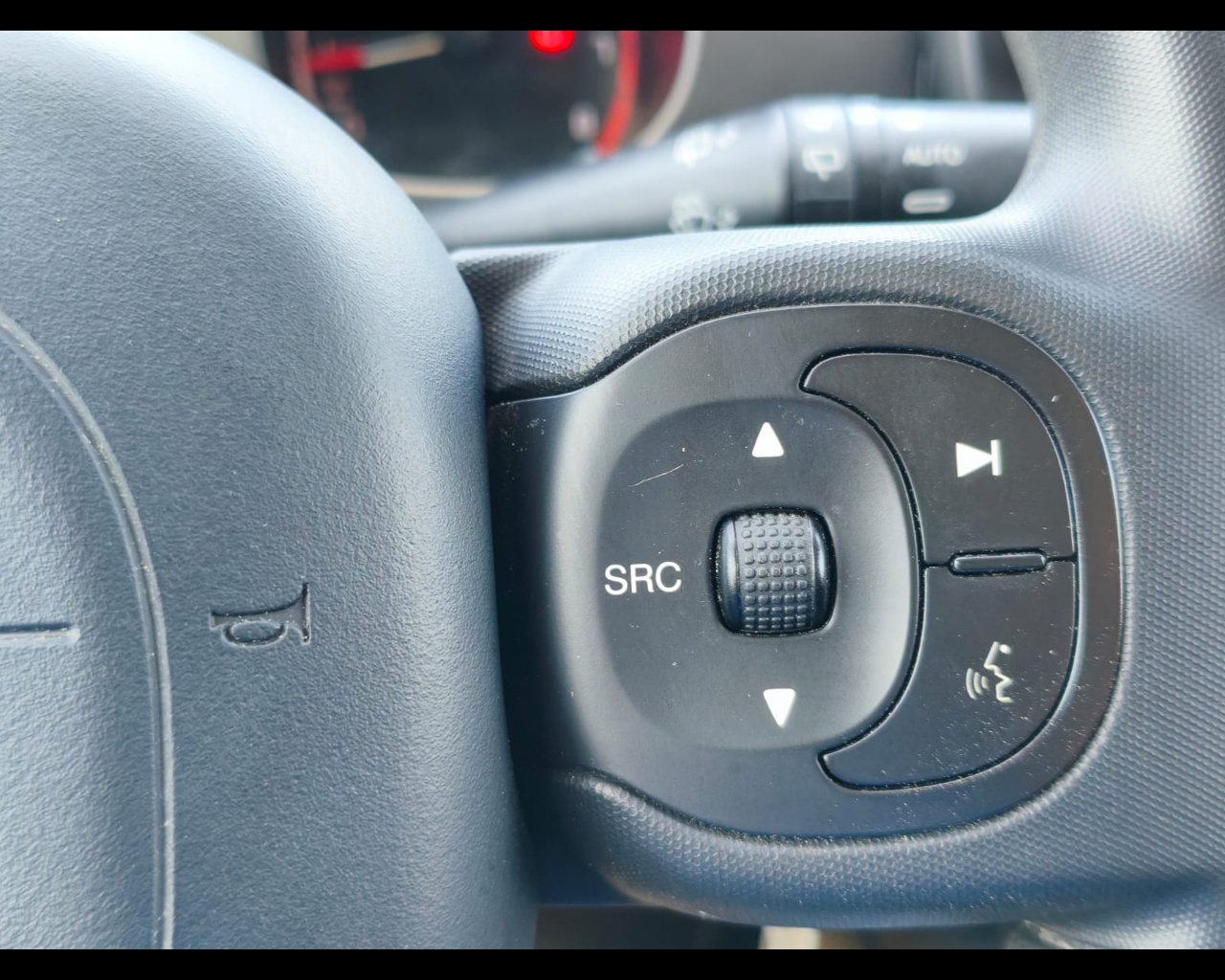Foto FIAT Panda 1.0 firefly hybrid Cross s&s 70cv 5p.ti
