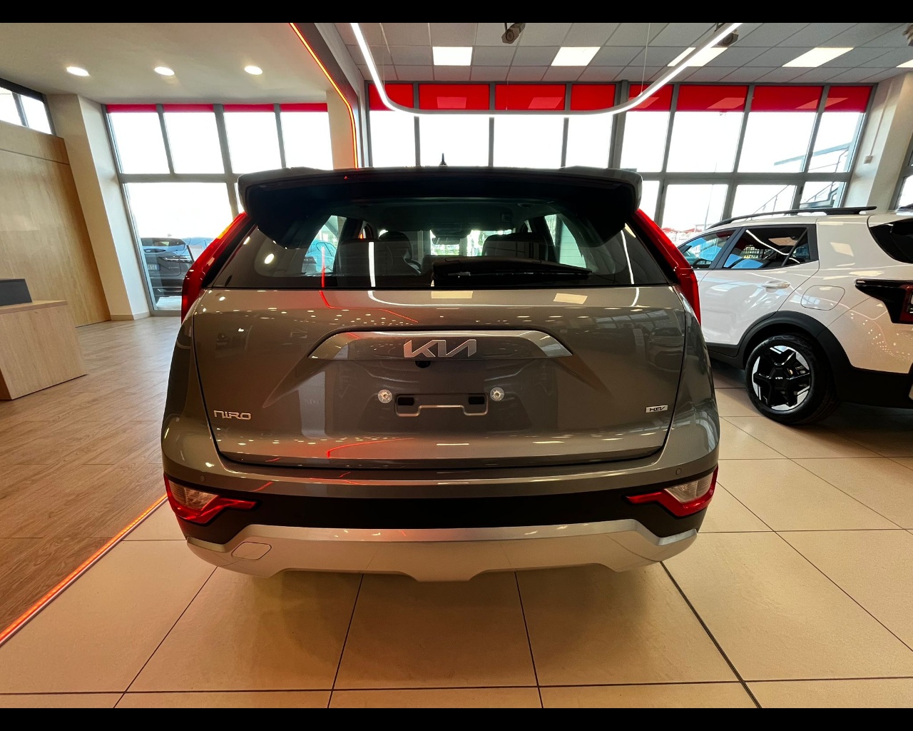 Foto KIA NIRO 1.6 MY25 HEV BUSINESS
