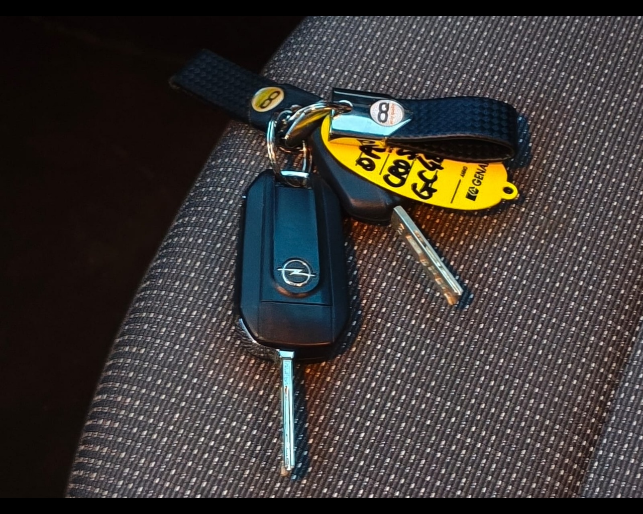 Foto OPEL Crossland 1.2 Elegance s&s 83cv