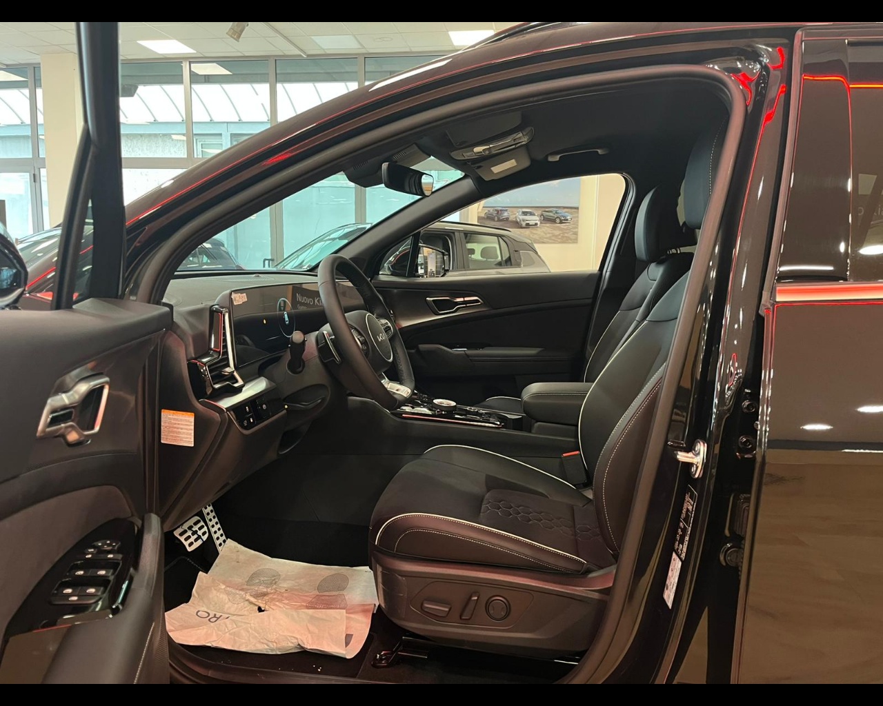 Foto KIA SPORTAGE MY25 1.6 PHEV AWD GTL SPT