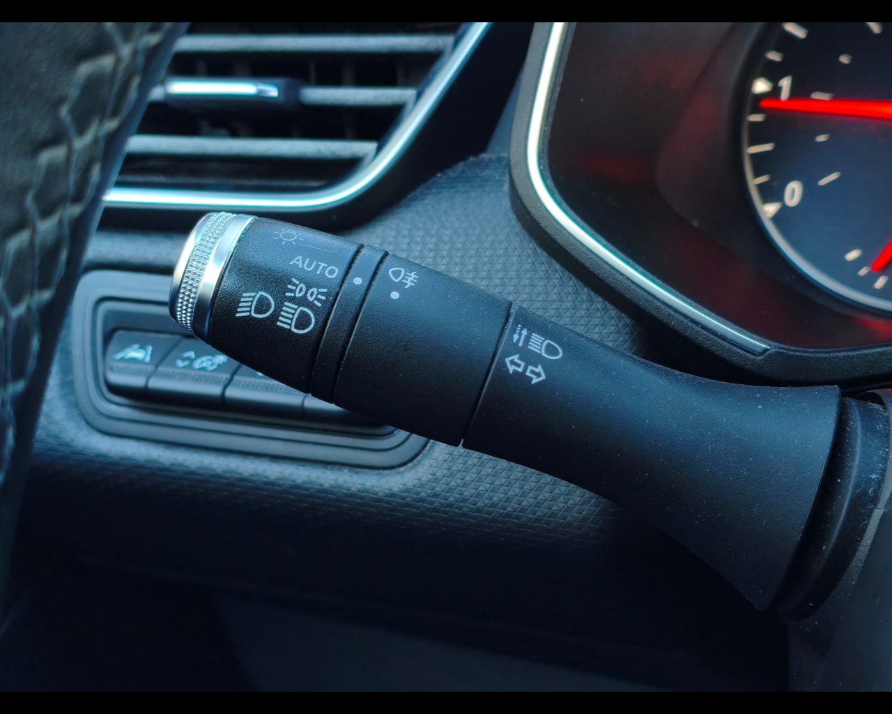 Foto RENAULT Clio 1.5 blue dci Intens 85cv