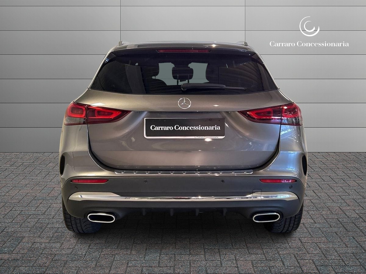 Mercedes GLA GLA 180 D Premium 8G-DCT - 4