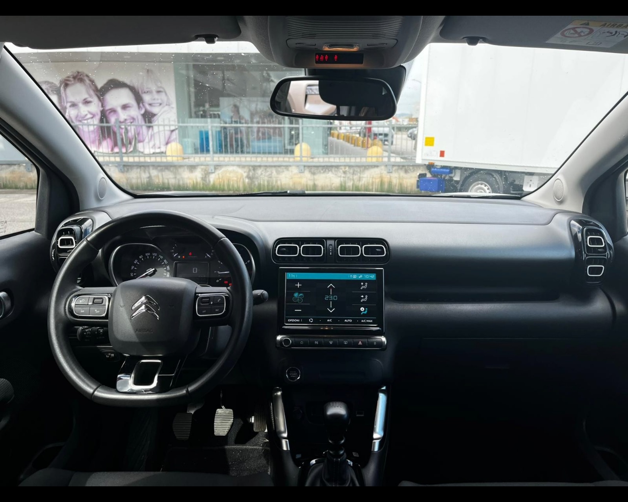 Foto CITROEN C3 Aircross 1.5 bluehdi Shine Pack s&s 110cv