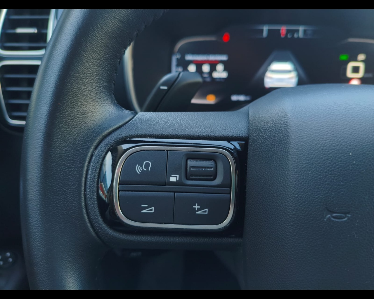 Foto CITROEN C5 Aircross 1.5 bluehdi Shine s&s 130cv eat8