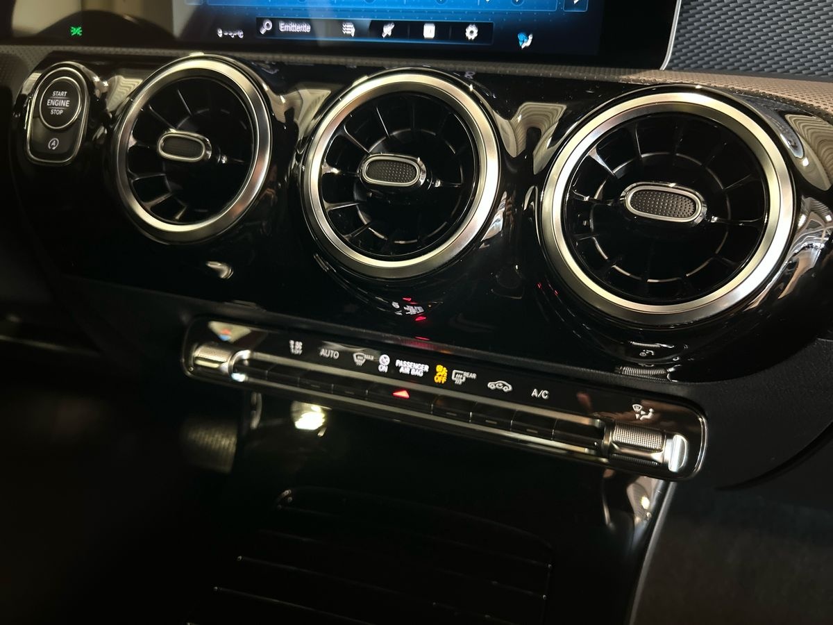 Mercedes Classe A Classe A 180 D Sport 7G-DCT - 14
