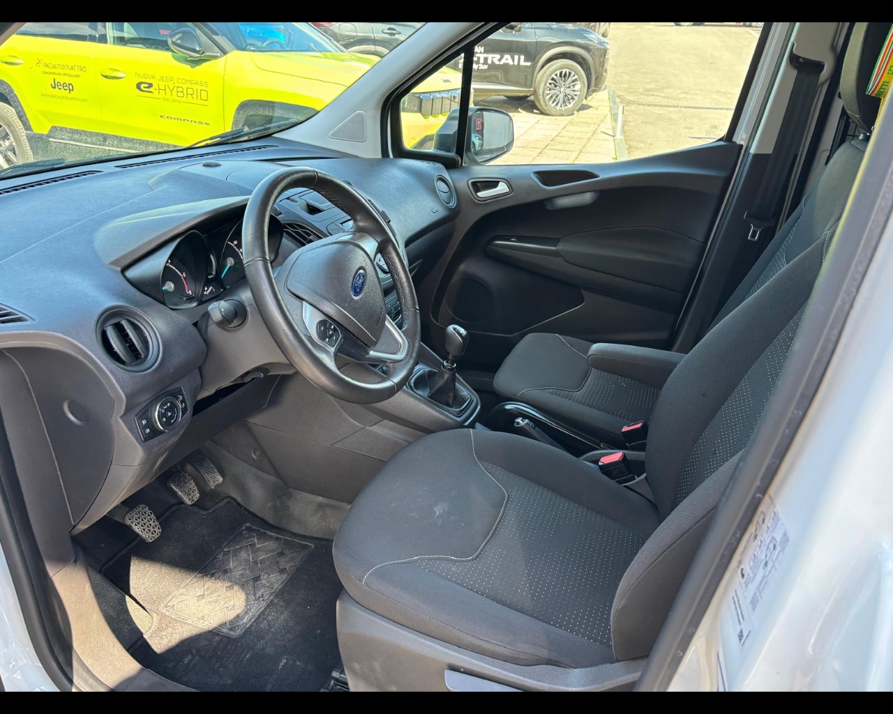 Foto FORD Transit Courier 1.5 tdci 75cv S&S Trend 