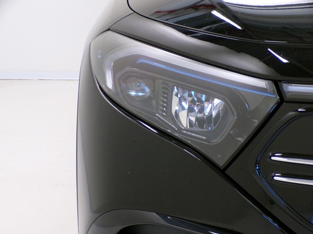 Mercedes  EQB 250 Premium - 5