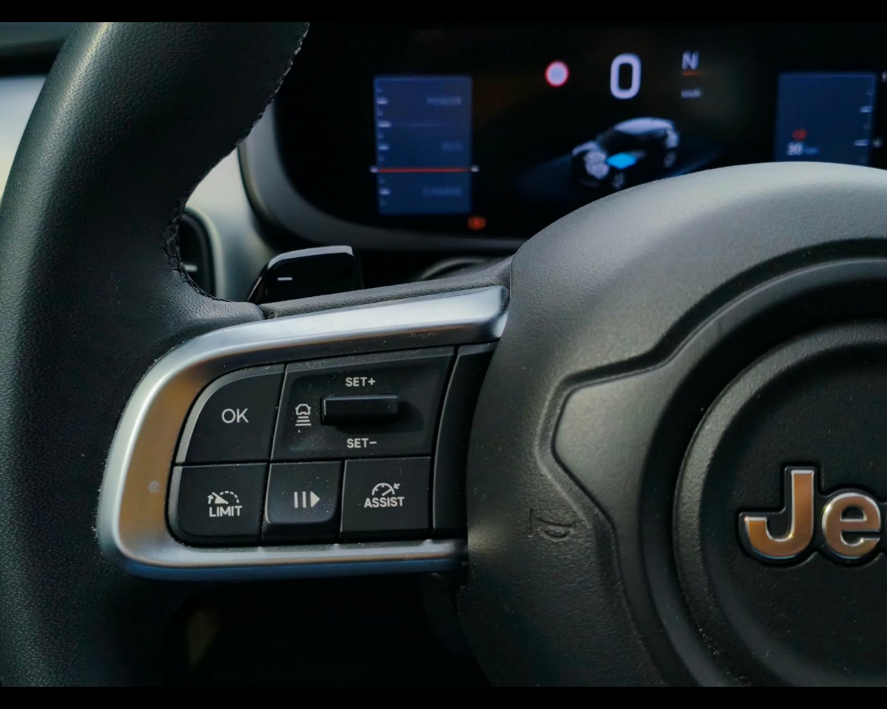 Foto JEEP Avenger 1.2 turbo e-hybrid mhev Summit fwd 110cv edct6