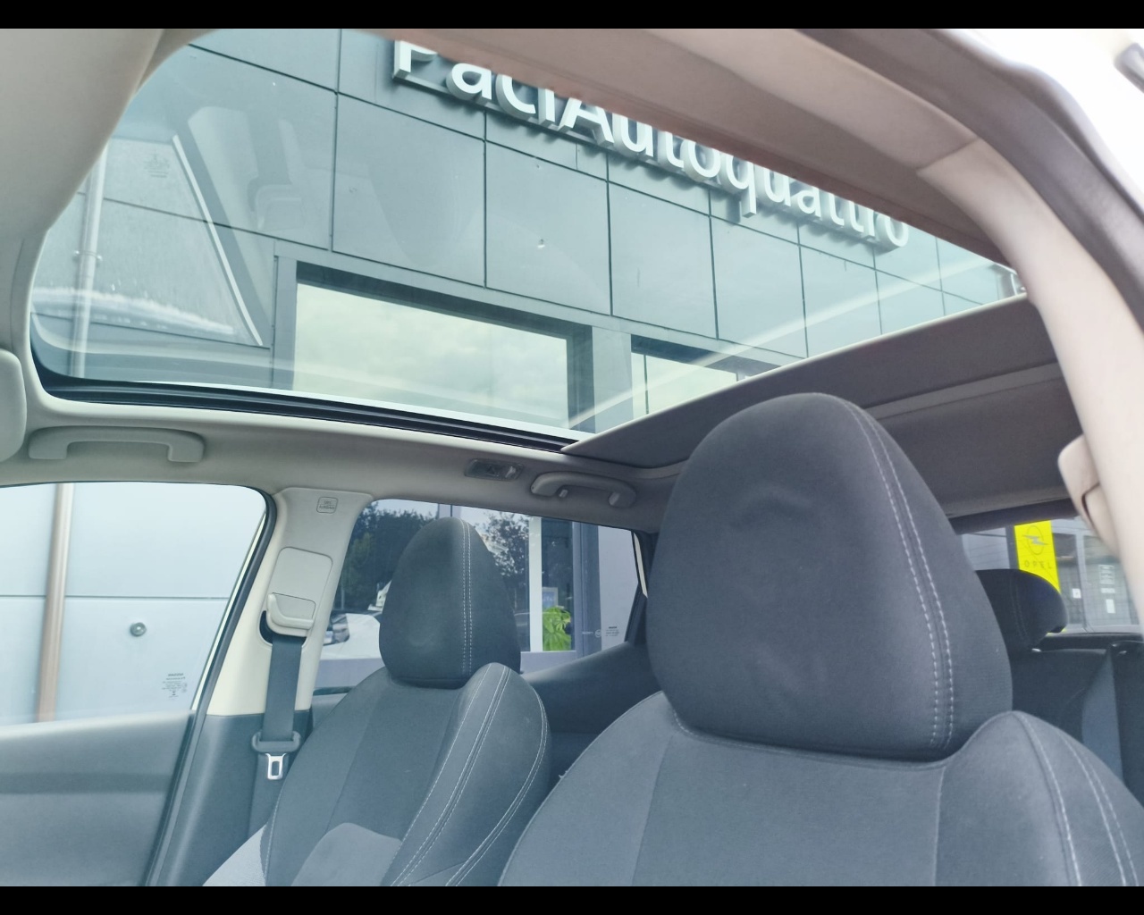 Foto NISSAN Qashqai 1.5 dci N-Connecta 110cv