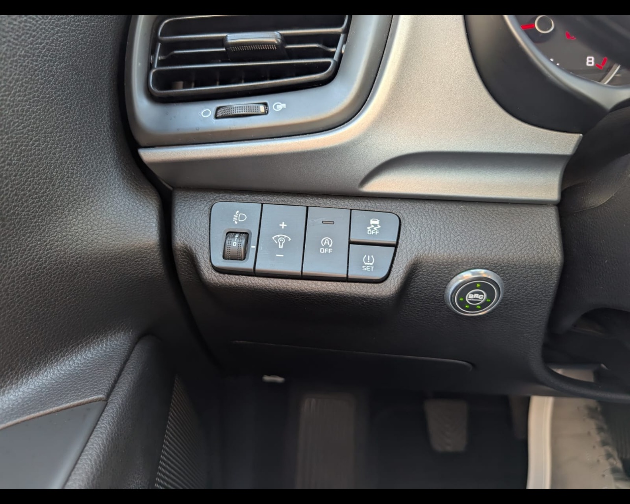 Foto KIA Stonic 1.2 dpi Urban s/Smart Pack gpl 82cv