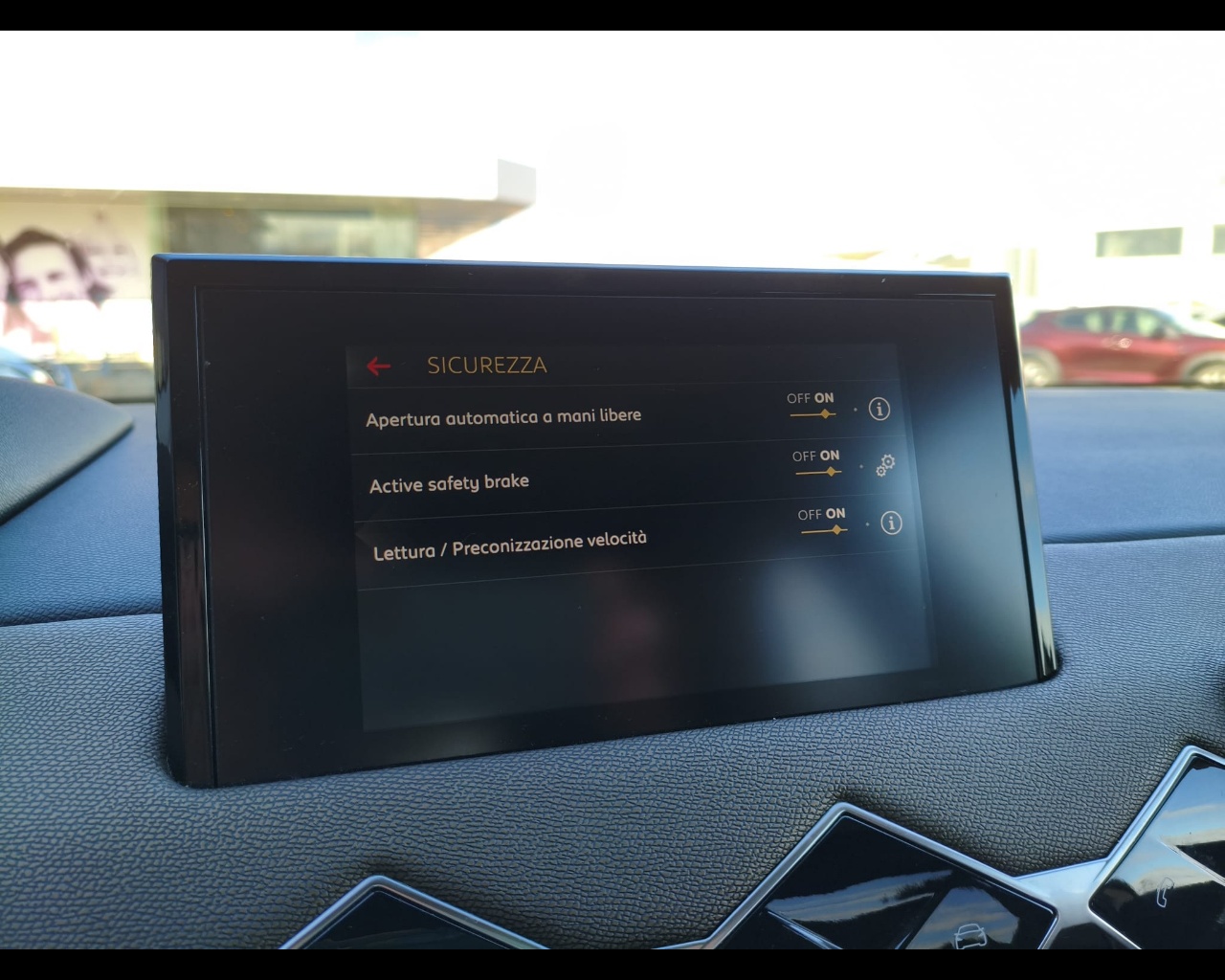 Foto DS DS3 Crossback 1.5 bluehdi So Chic 100cv