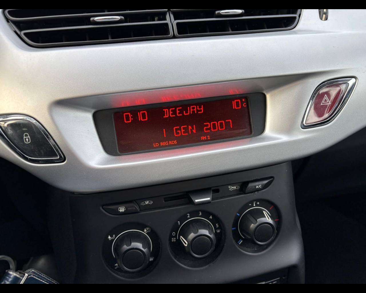 Foto CITROEN C3 1.1 Attraction