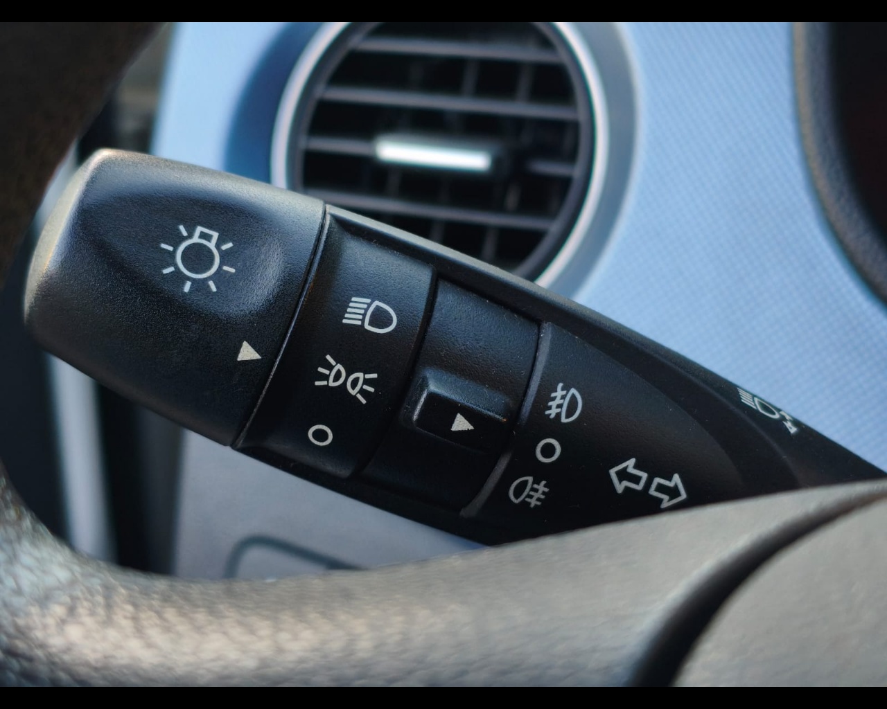 Foto HYUNDAI i10 1.0 Login econext Gpl E6