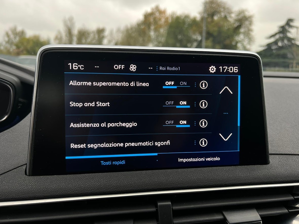 PEUGEOT 3008 3008 1.5 bluehdi Active s&s 130cv Diesel Usato - 4