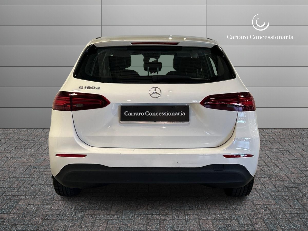 Mercedes  Classe B 180 D Executive 8G-DCT - 4