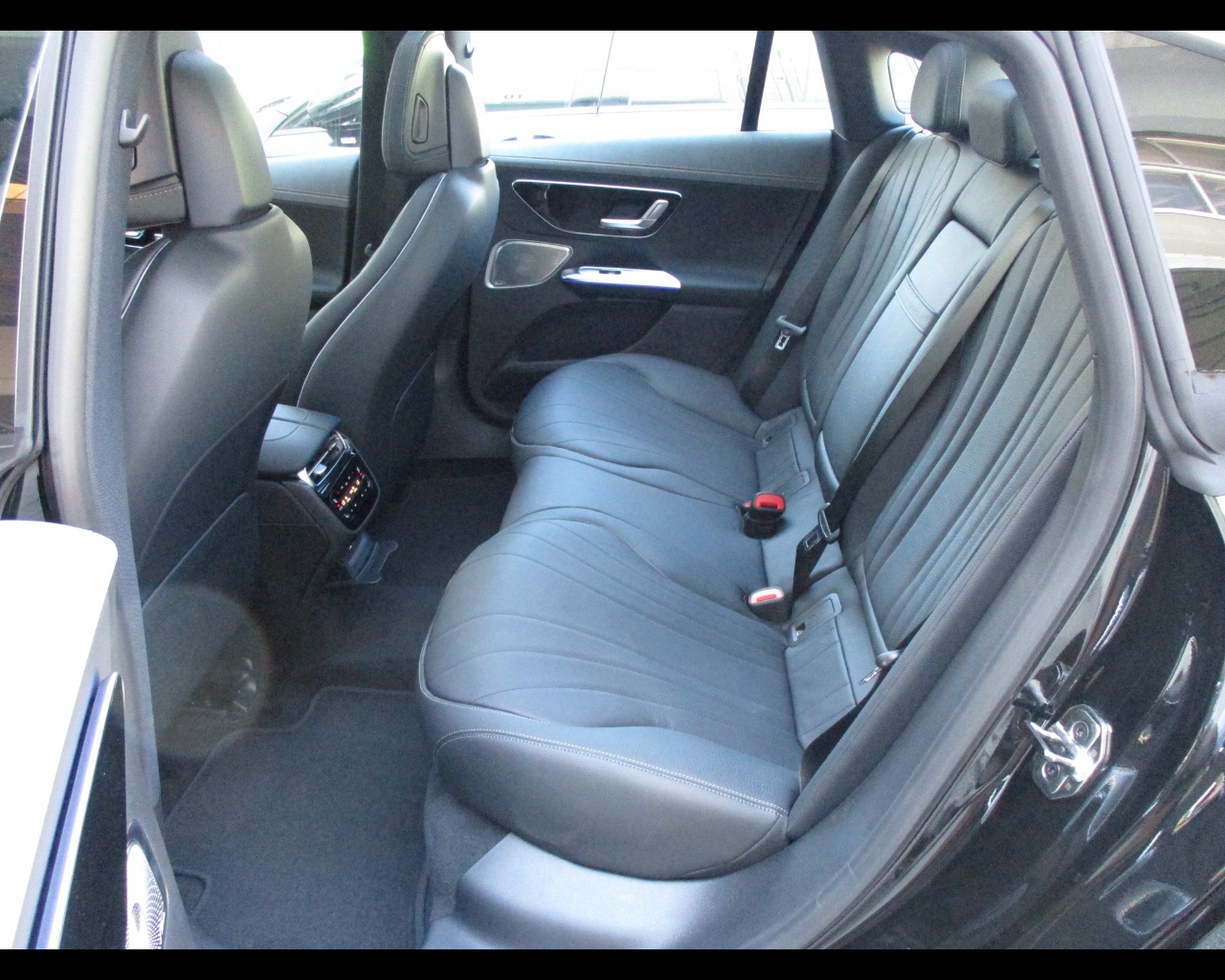 Mercedes EQE EQE 350+ Launch Edition PREMIUM - 13