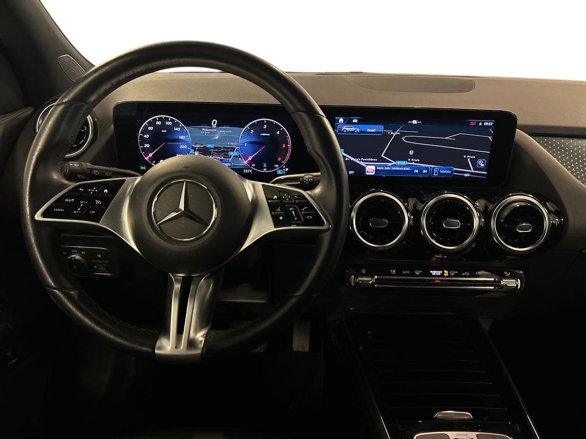 Mercedes  GLA 200 D Progressive Advanced 8G-DCT - 11