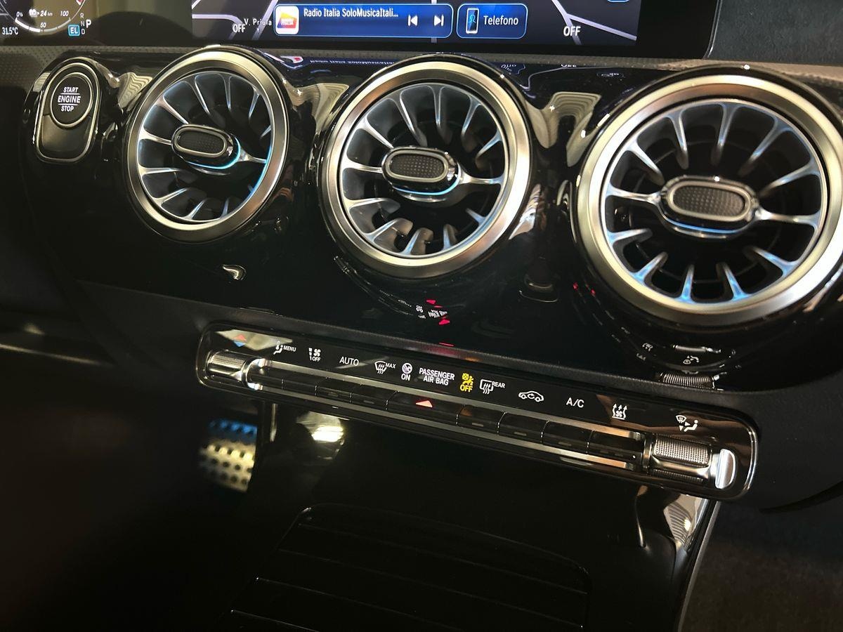Mercedes  Classe A 250 e Plug-In-Hybrid Advanced Plus AMG Line Speedshift DCT AMG 8G - 14