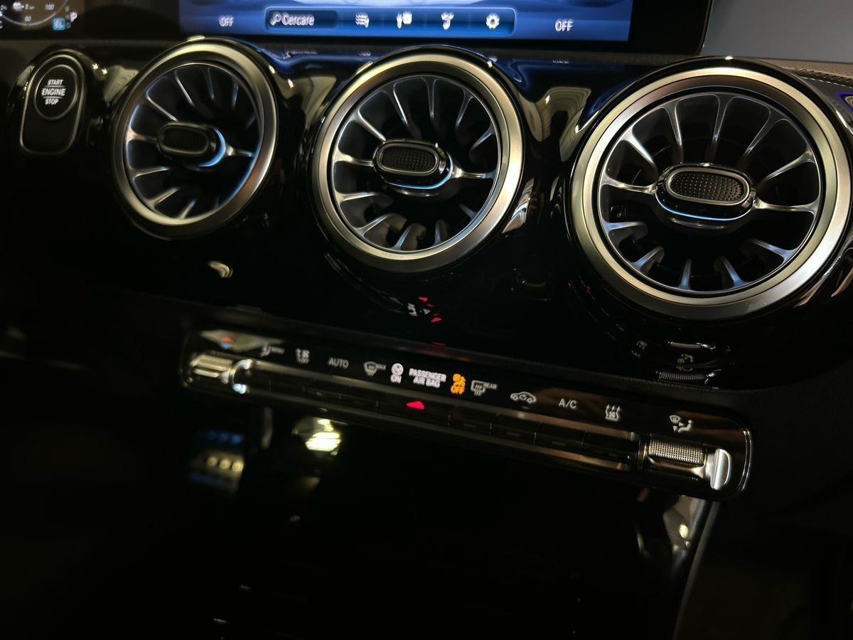 Mercedes  Classe A 250 e Plug-In-Hybrid Advanced Plus AMG Line Speedshift DCT AMG 8G - 14