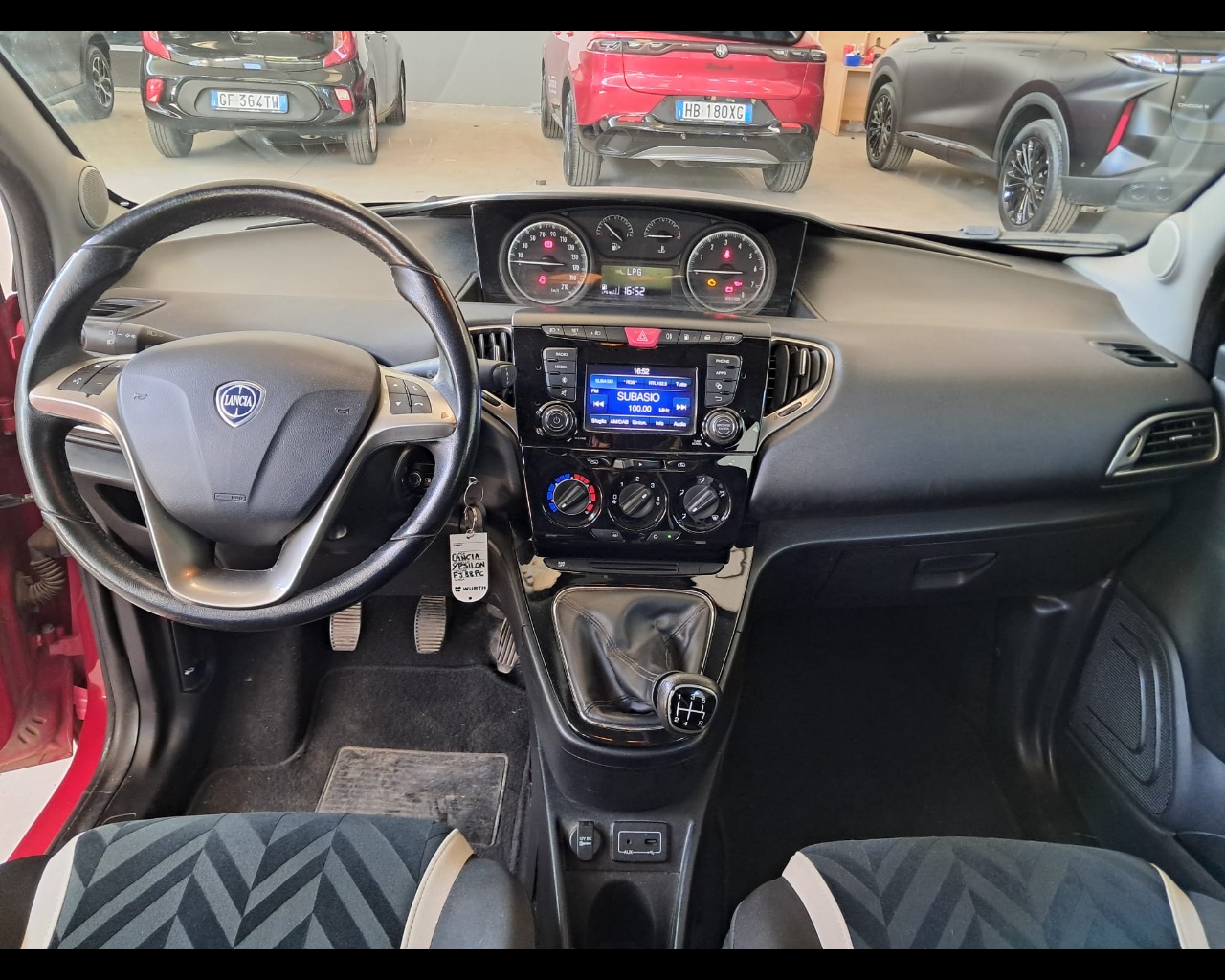 Foto LANCIA Ypsilon 1.2 Gold ecochic Gpl 69cv 