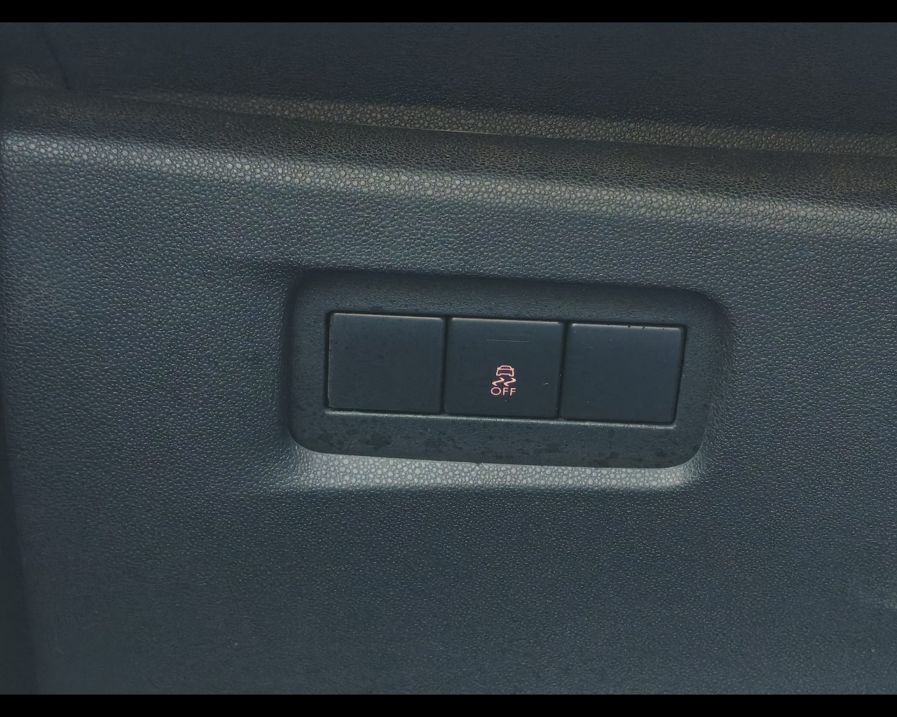 Foto CITROEN C3 1.2 puretech Exclusive 82cv E6