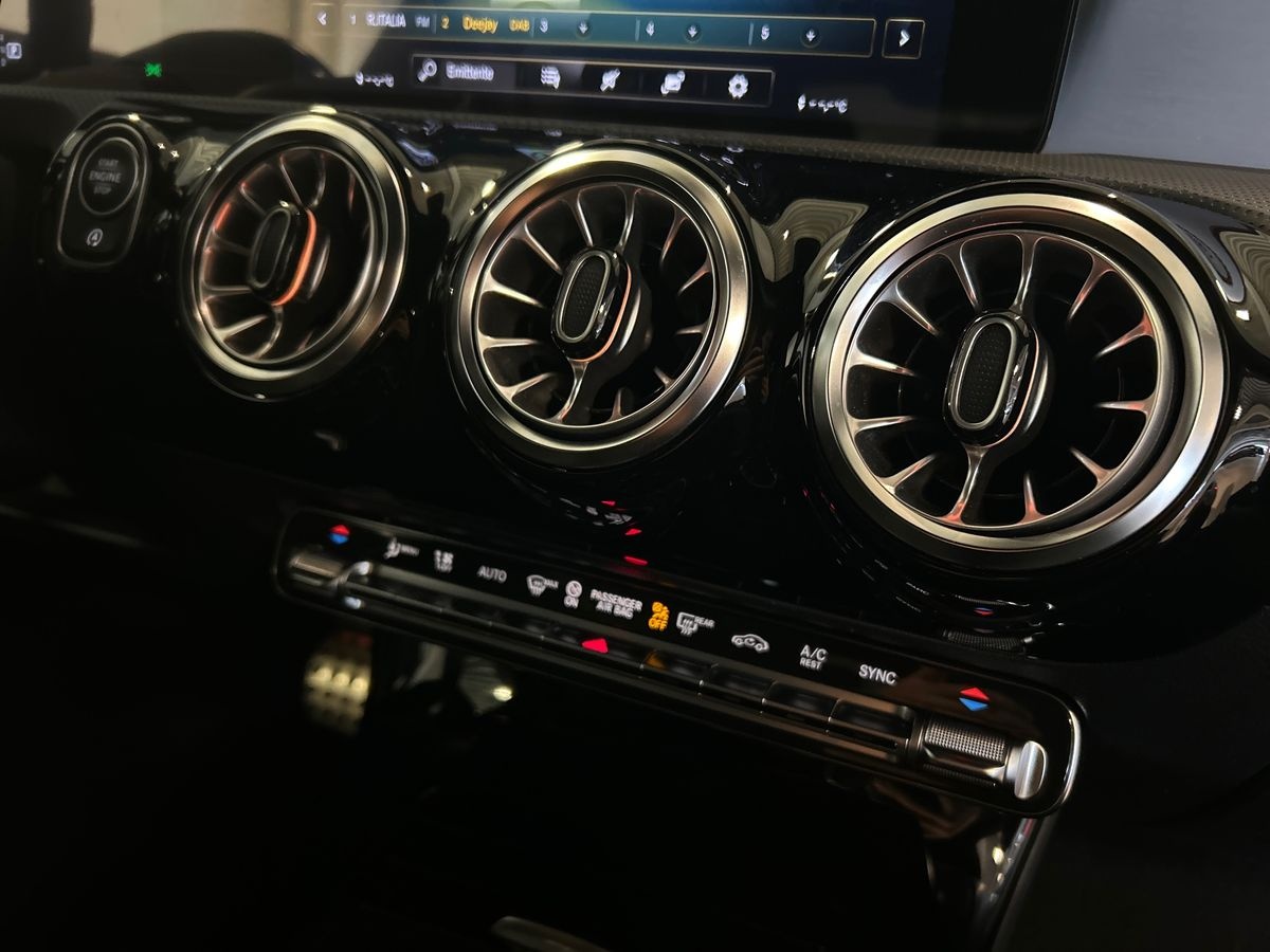 Mercedes CLA Coupé CLA Coupe 200 D Night edition 8G-DCT - 14