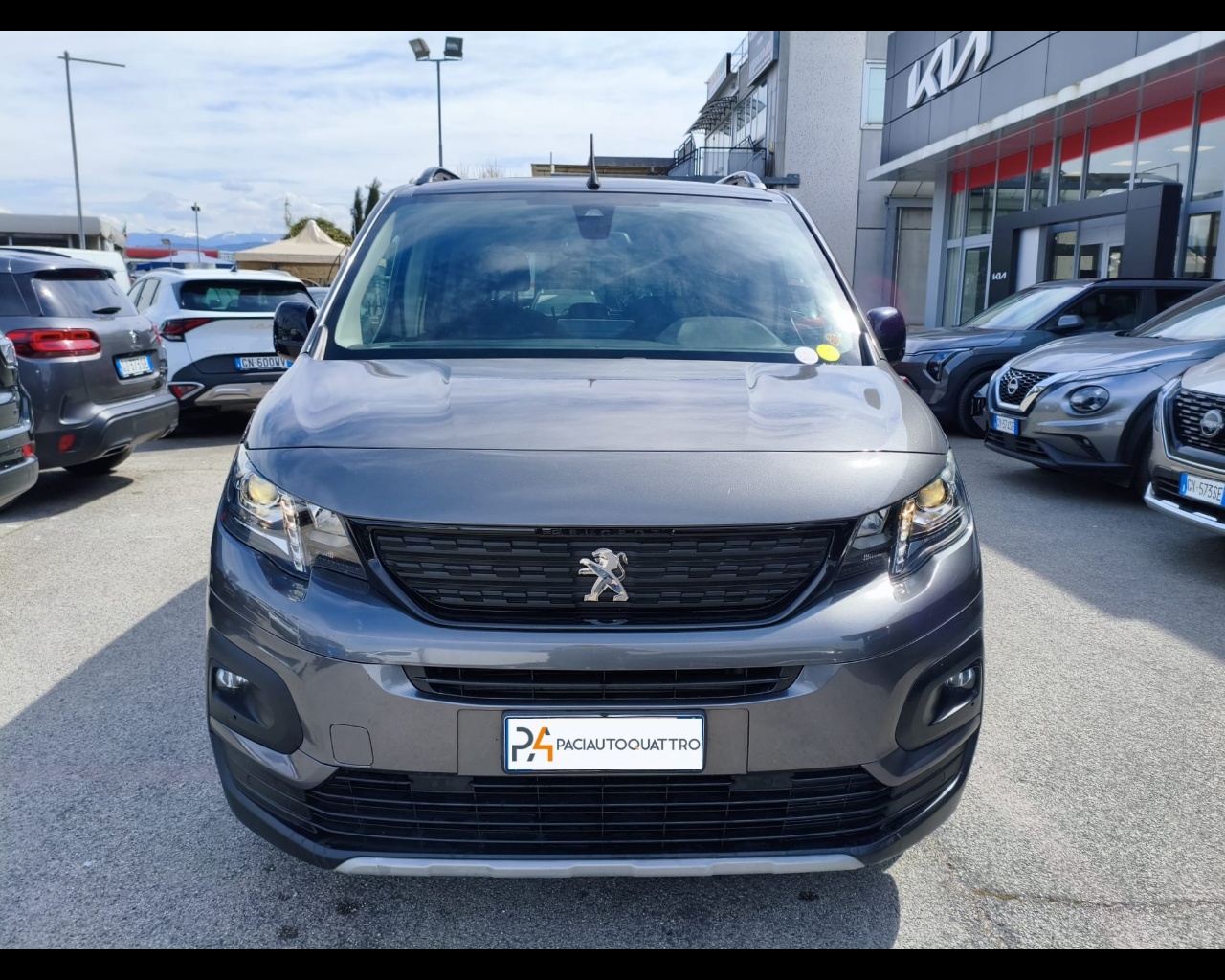 Foto PEUGEOT Rifter 1.5 bluehdi GT Line s&s 130cv