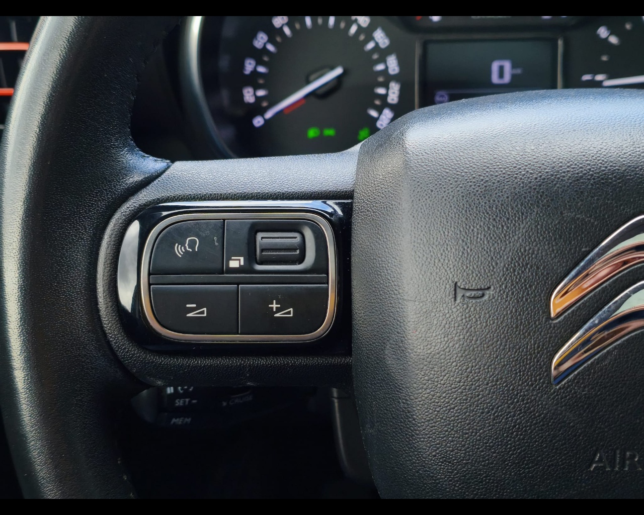 Foto CITROEN C3 Aircross 1.2 puretech Shine s&s 130cv