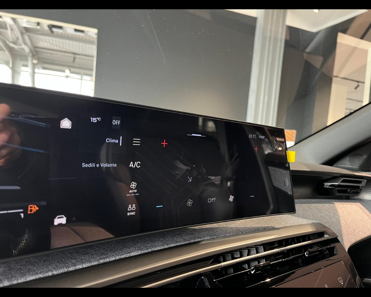 Foto PEUGEOT 3008 1.2 hybrid GT 136cv e-dcs6