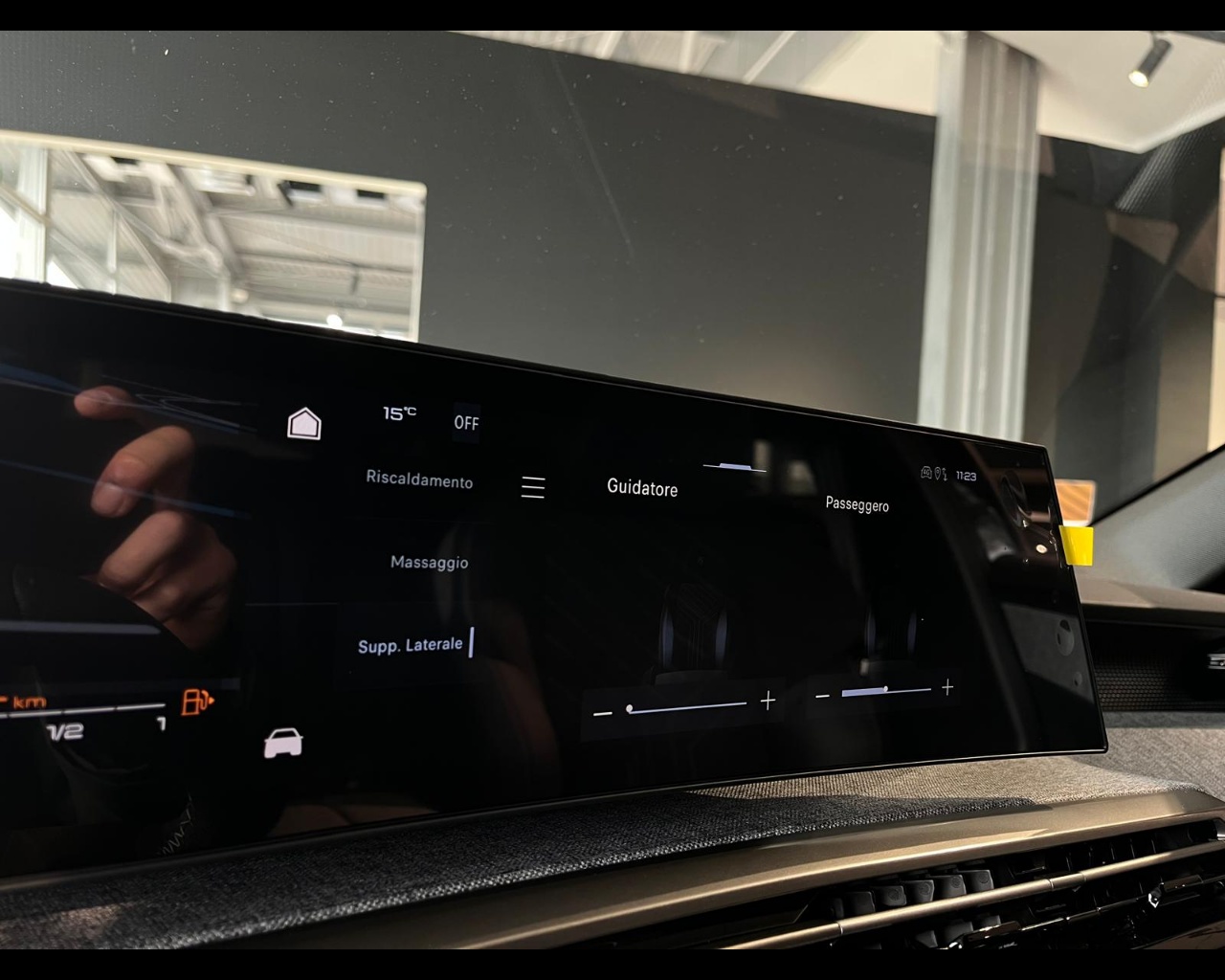 Foto PEUGEOT 3008 1.2 hybrid GT 136cv e-dcs6