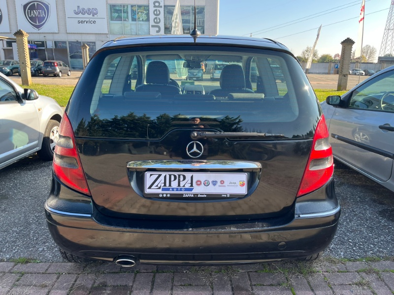 MERCEDES-BENZ – A 180 CDI Coupé Classic